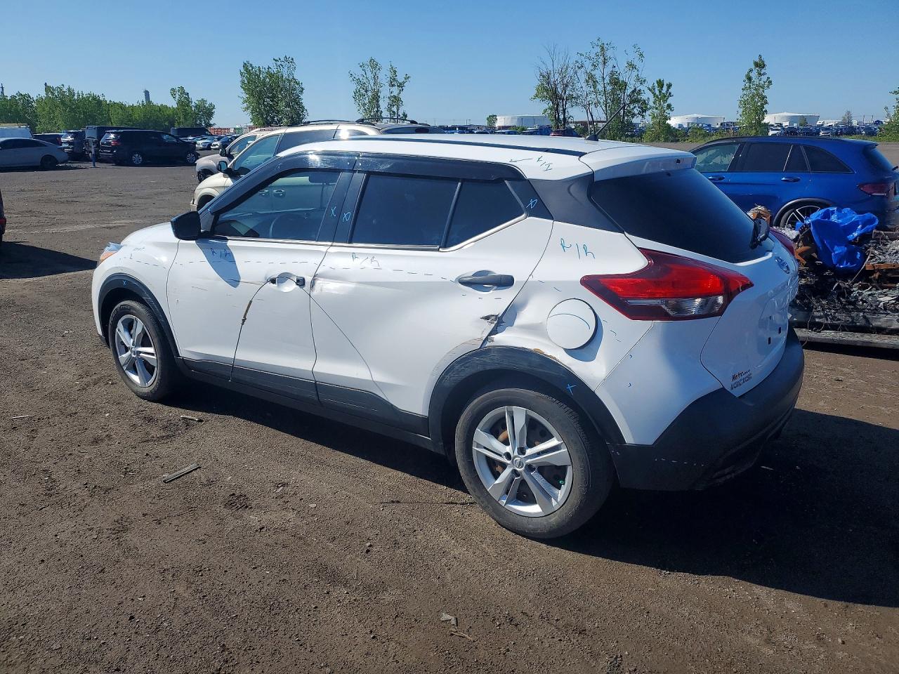 2019 NISSAN KICKS S photo 4