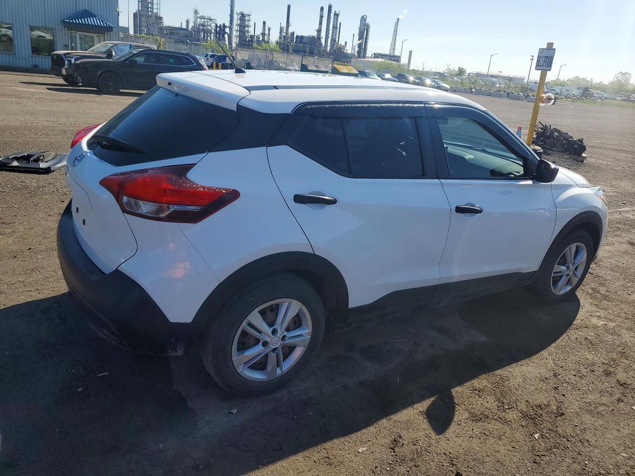 2019 NISSAN KICKS S photo 7