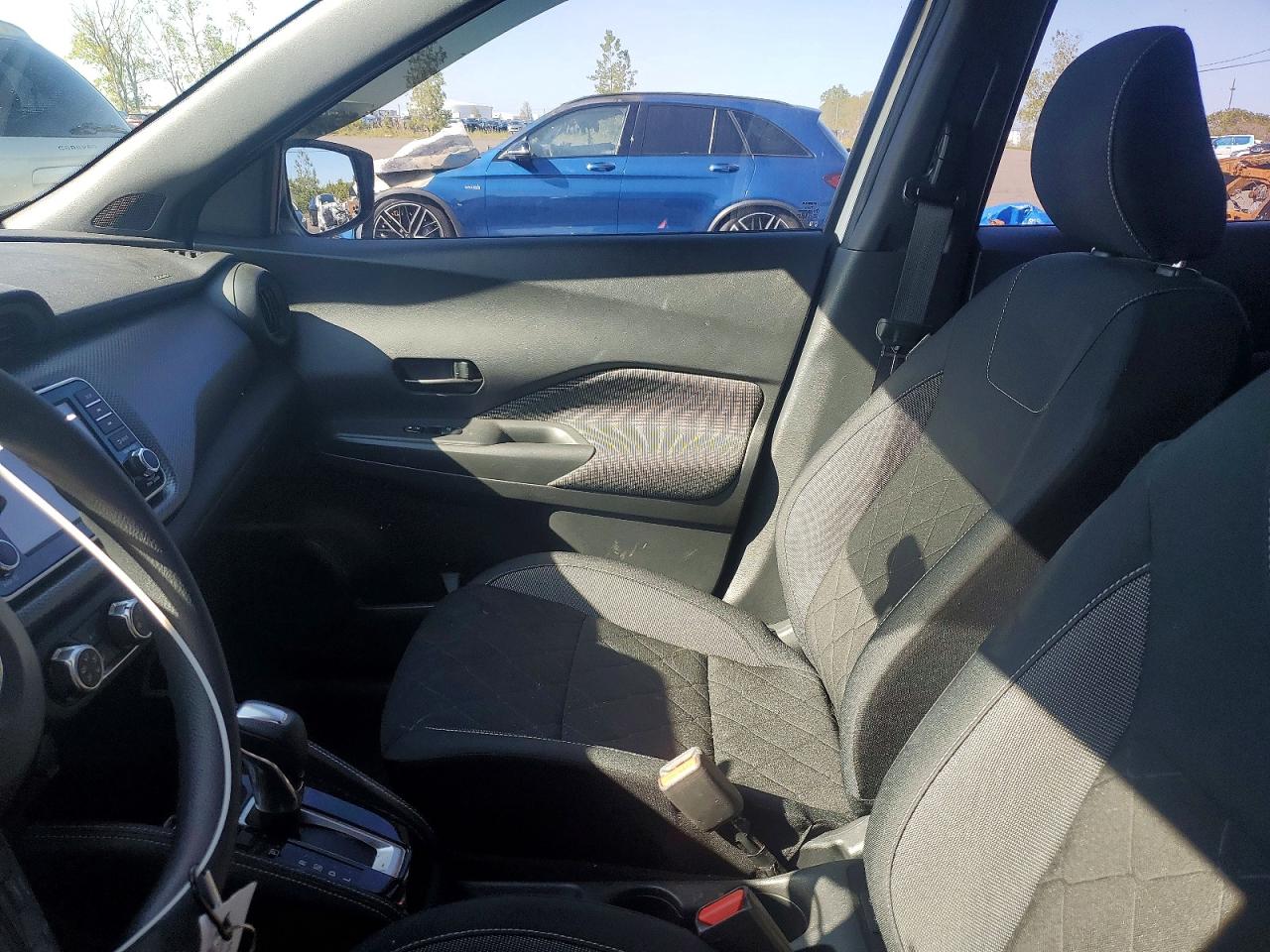 2019 NISSAN KICKS S photo 19