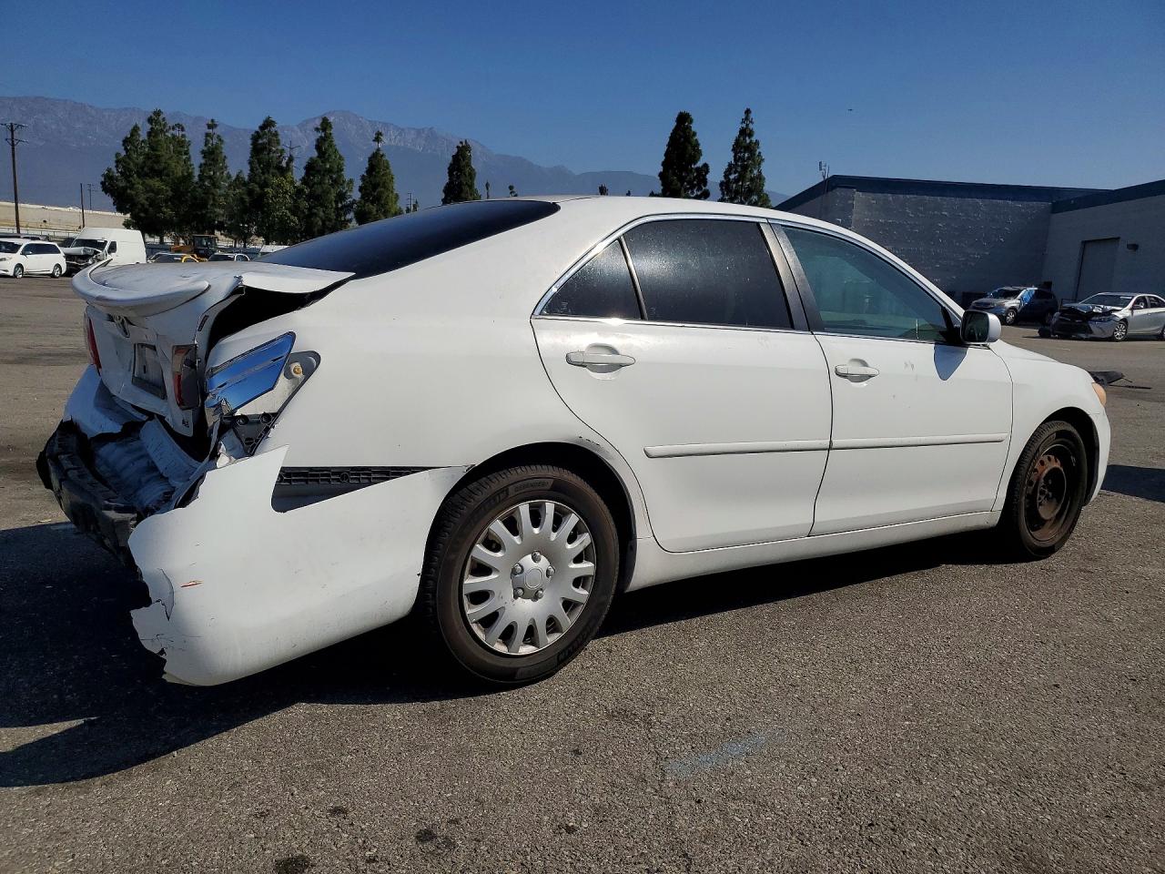 2007 TOYOTA CAMRY LE photo 3