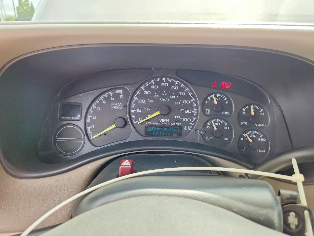 2001 CHEVROLET SUBURBAN C1500 photo 17