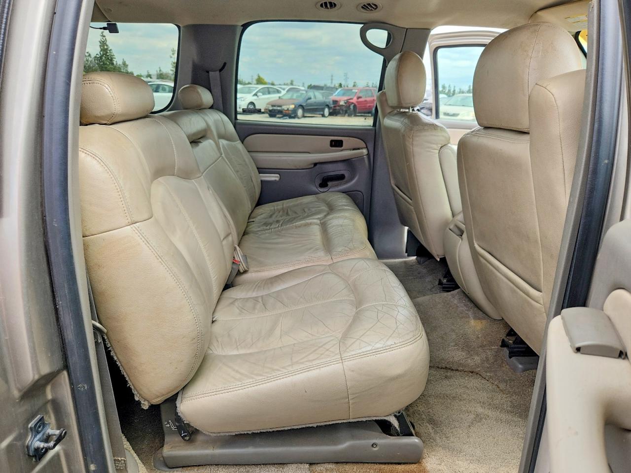 2001 CHEVROLET SUBURBAN C1500 photo 21