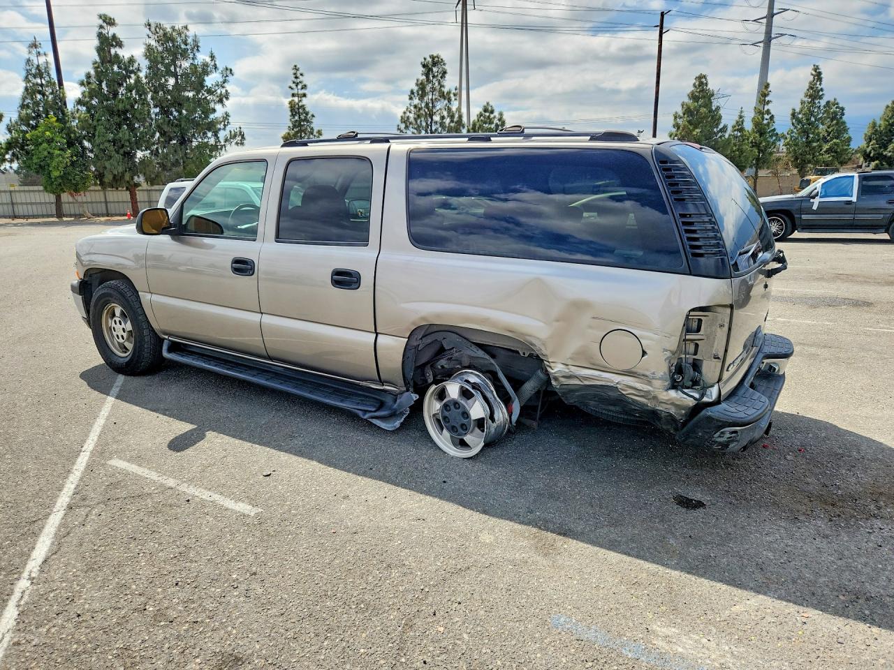 2001 CHEVROLET SUBURBAN C1500 photo 3