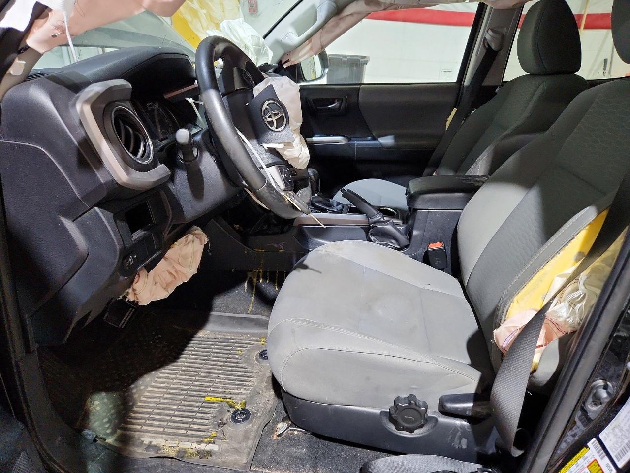 2017 TOYOTA TACOMA SR5 V6 photo 13