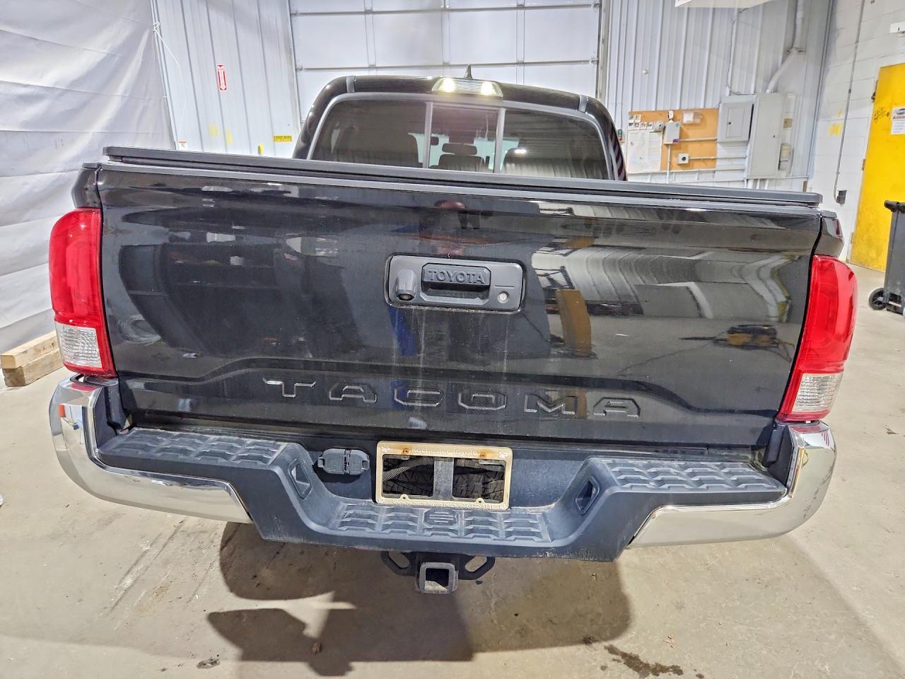2017 TOYOTA TACOMA SR5 V6 photo 11