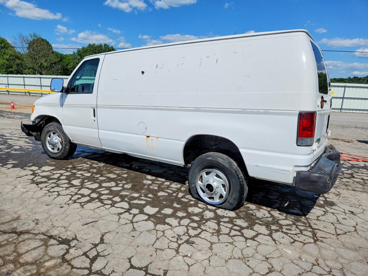 2007 FORD E250 DELIVERY VAN photo 3