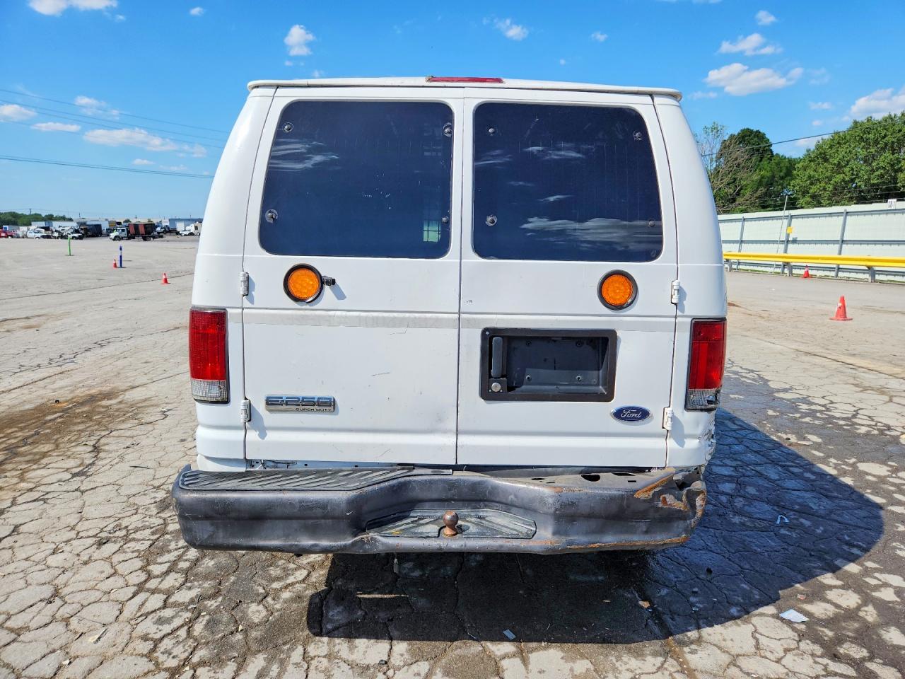 2007 FORD E250 DELIVERY VAN photo 11