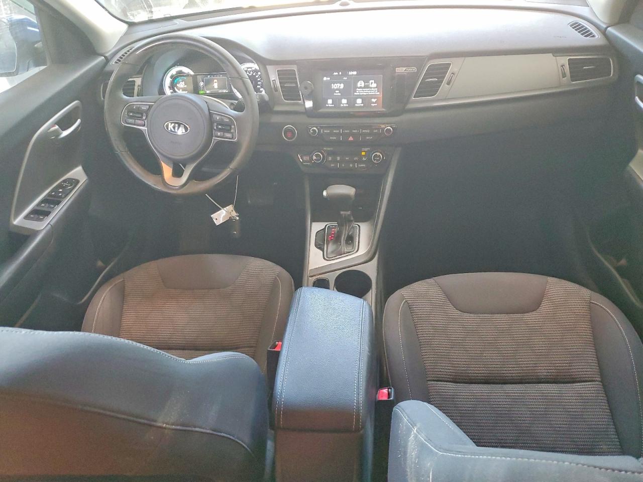 2017 KIA NIRO LX photo 22