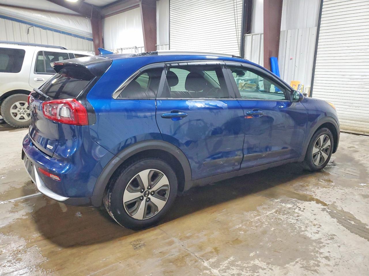 2017 KIA NIRO LX photo 7