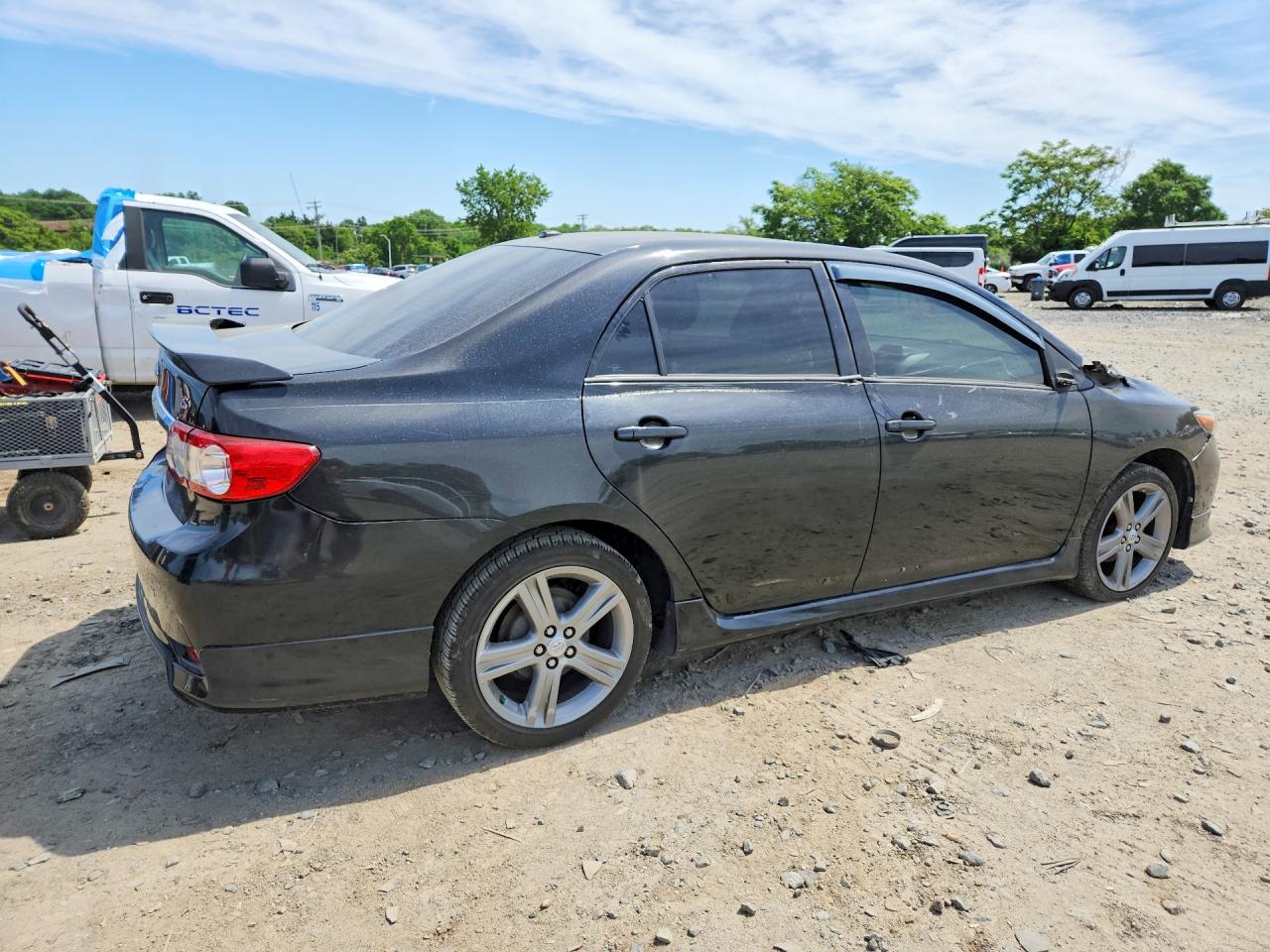 2013 TOYOTA COROLLA S photo 3