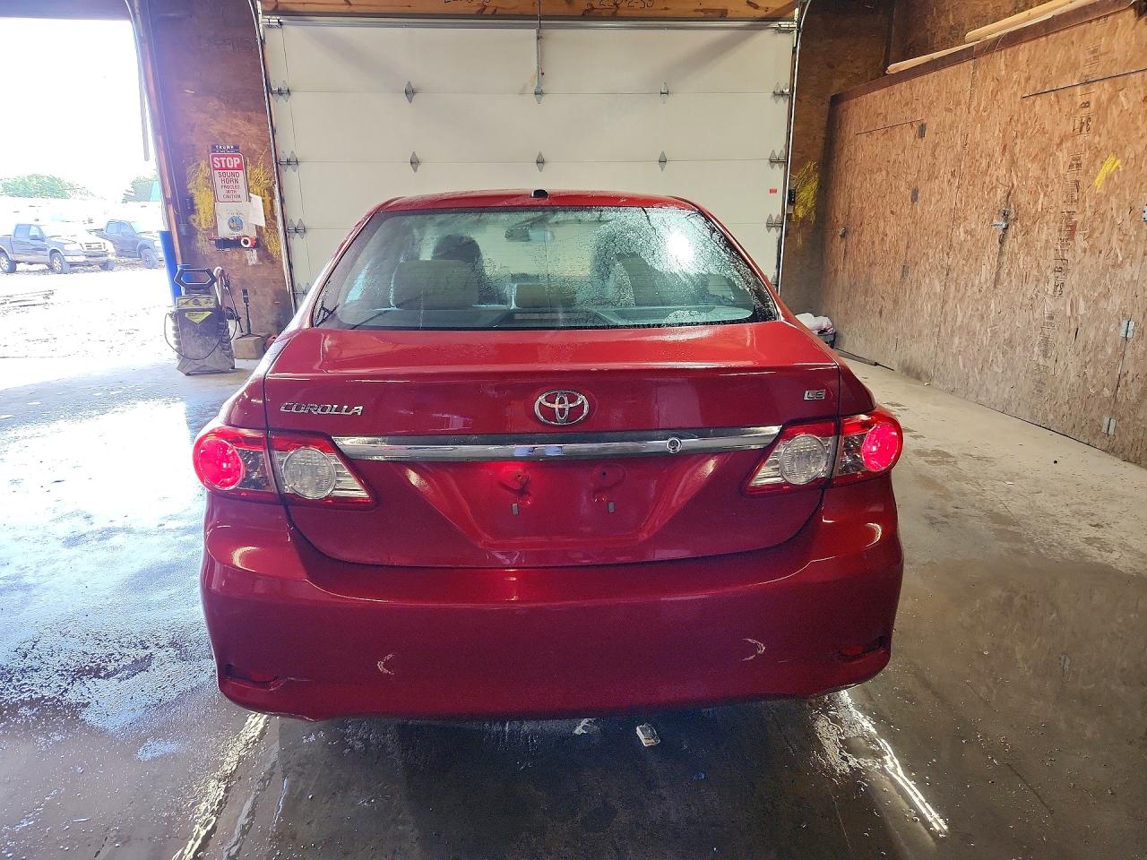 2011 TOYOTA COROLLA LE photo 16
