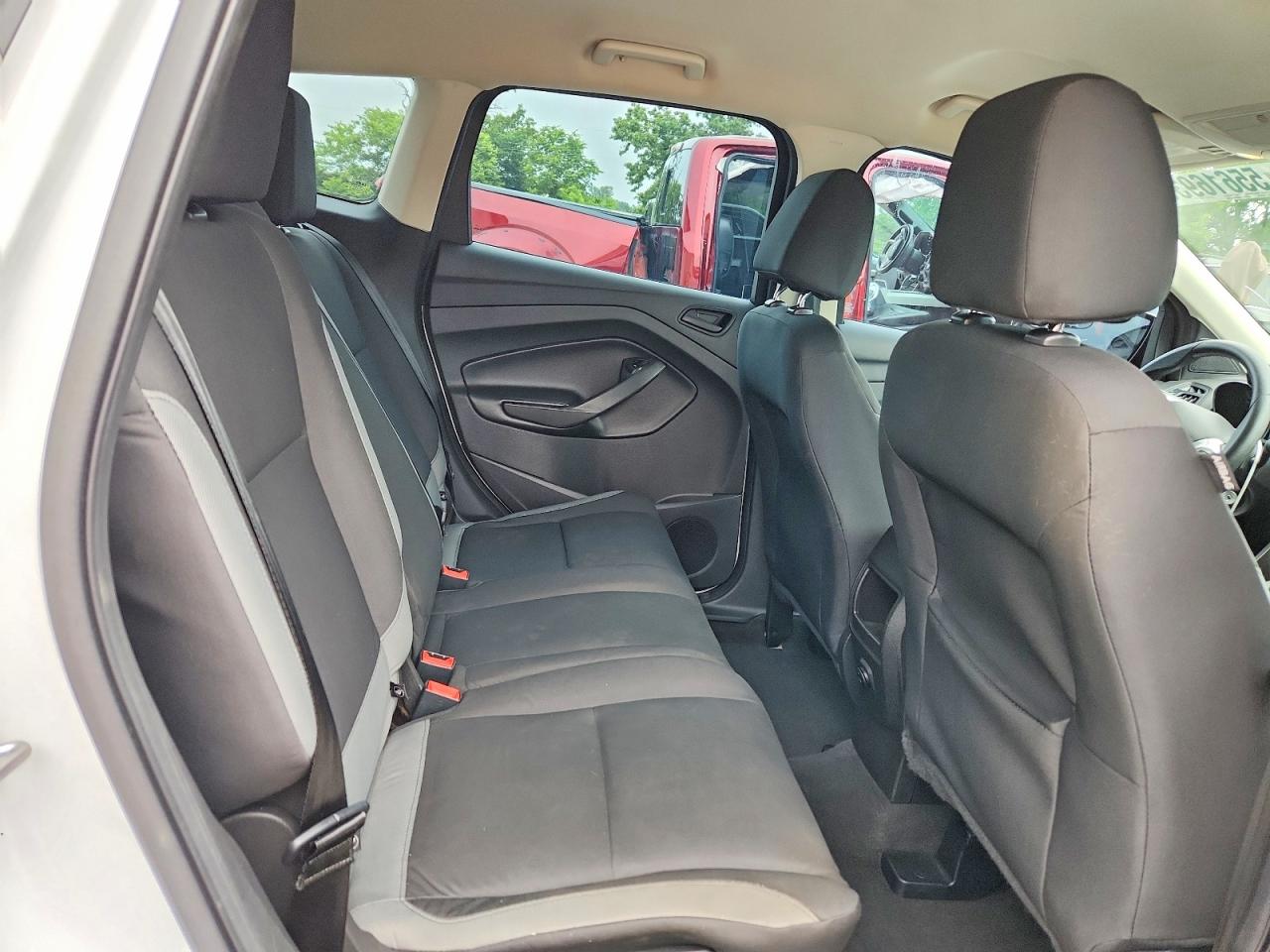 2015 FORD ESCAPE photo 31