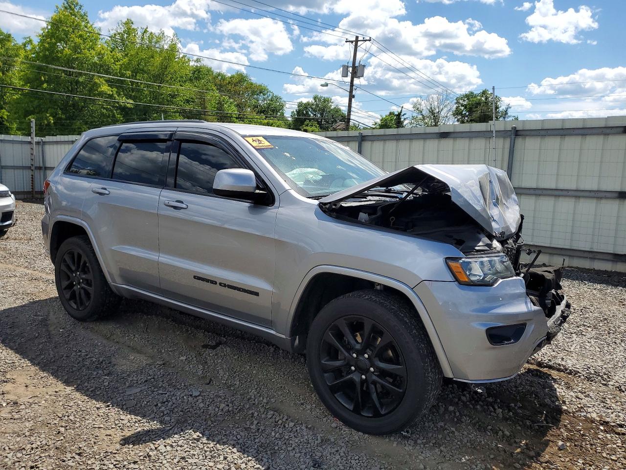 2018 JEEP GRAND CHEROKEE LAREDO photo 4
