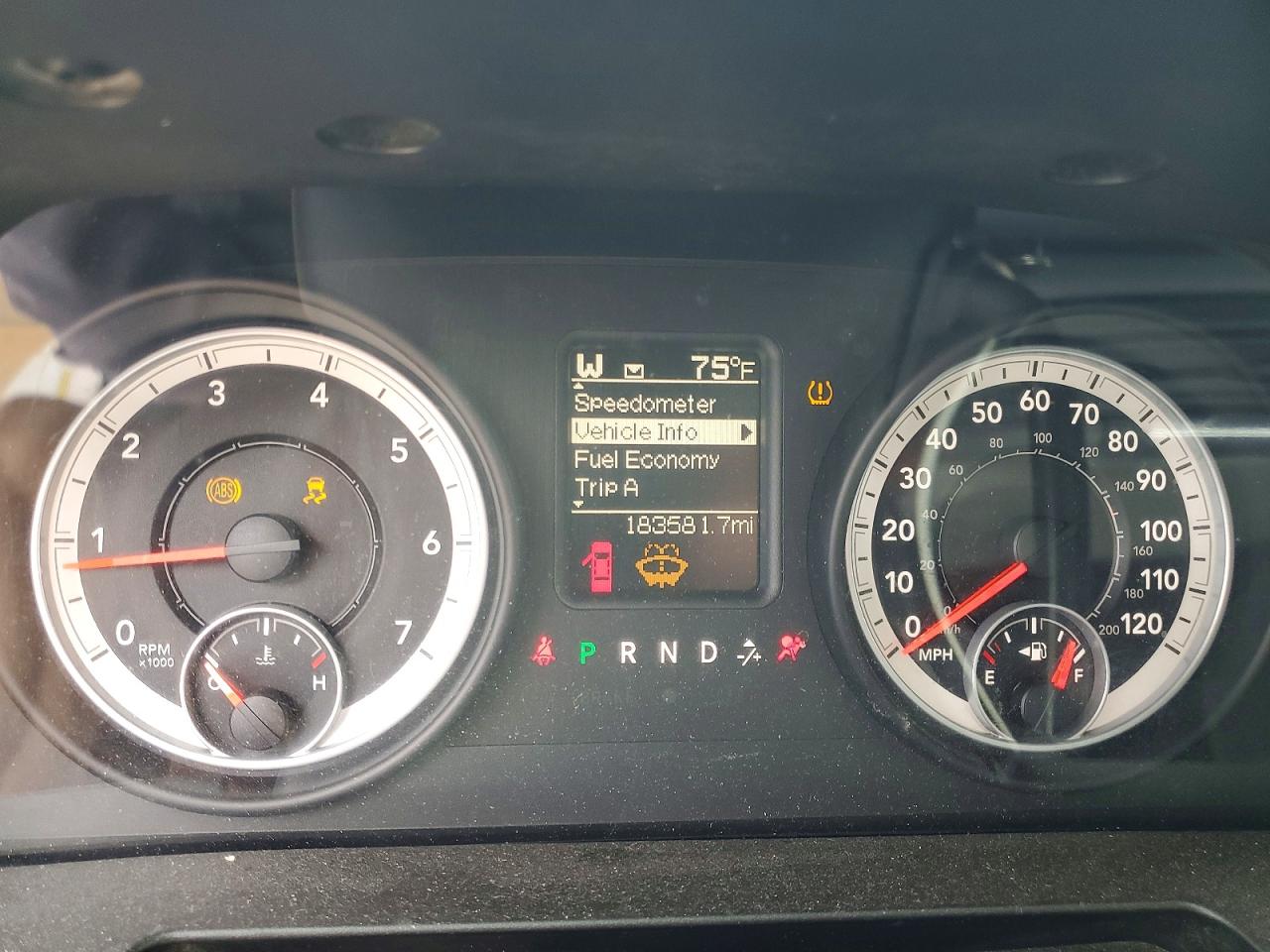 2013 RAM 1500 SLT photo 17