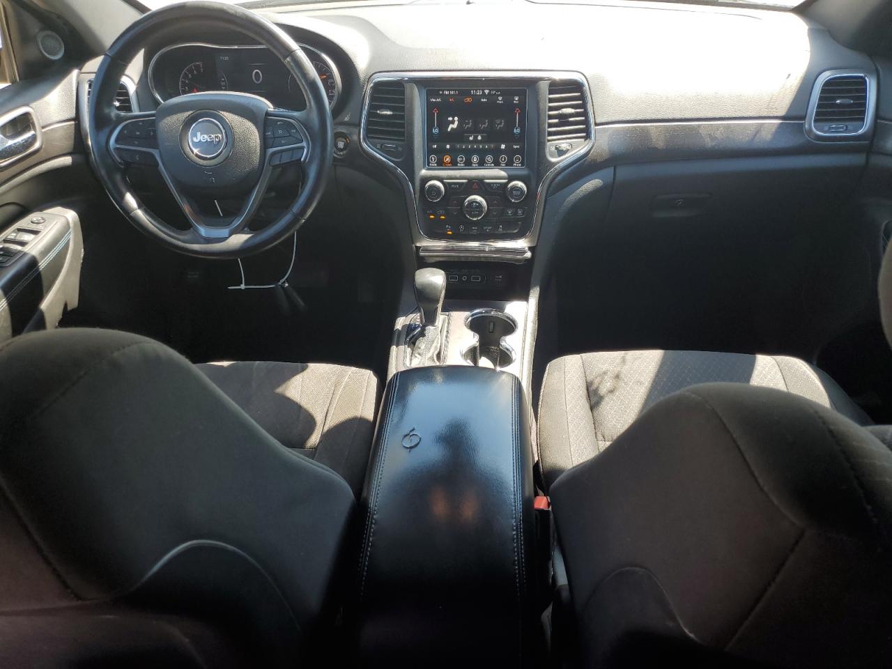 2018 JEEP GRAND CHEROKEE LAREDO photo 15