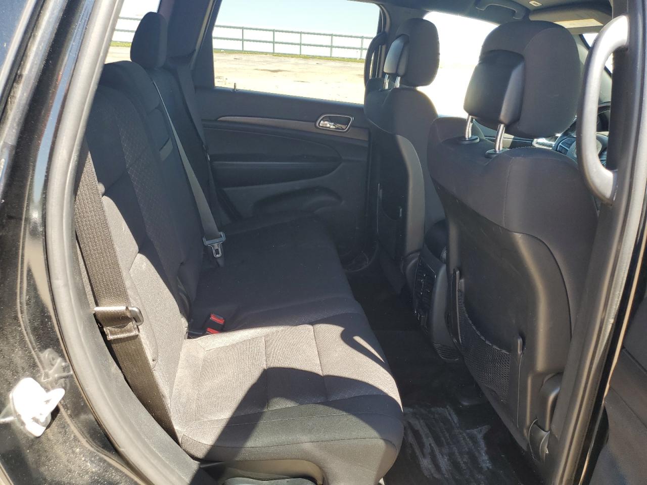 2018 JEEP GRAND CHEROKEE LAREDO photo 19