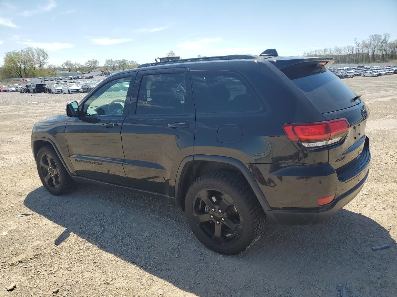 2018 JEEP GRAND CHEROKEE LAREDO photo 3