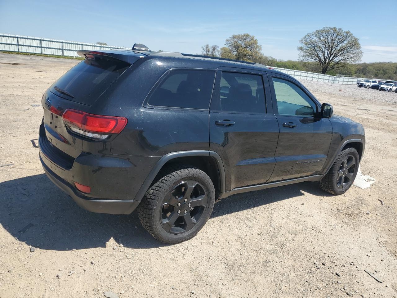 2018 JEEP GRAND CHEROKEE LAREDO photo 5