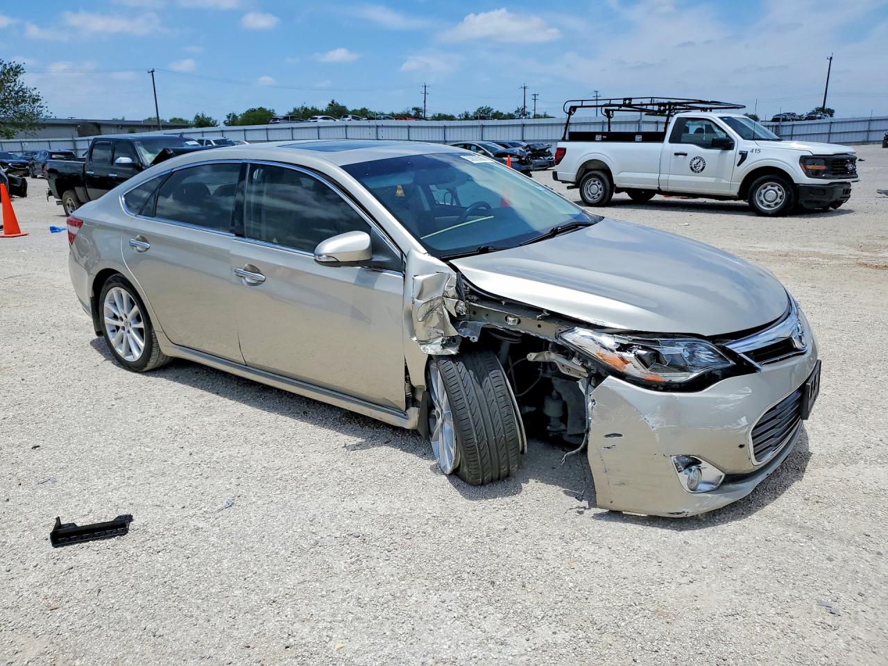 2013 TOYOTA AVALON LIMITED photo 4
