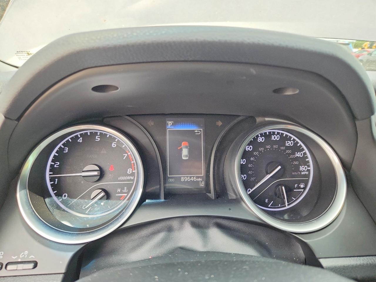 2018 TOYOTA CAMRY SE photo 17