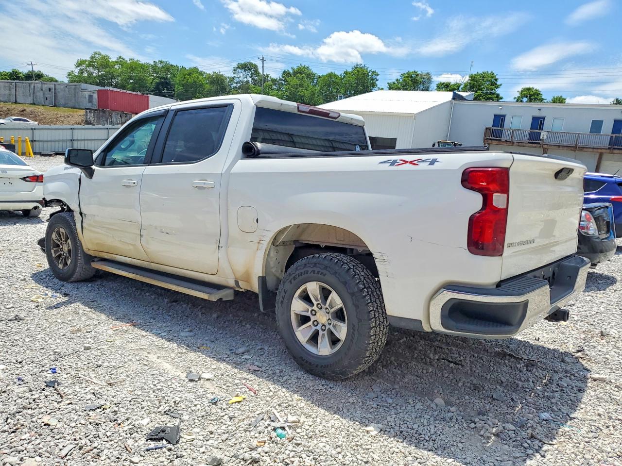 2019 CHEVROLET SILVERADO K1500 LT photo 4