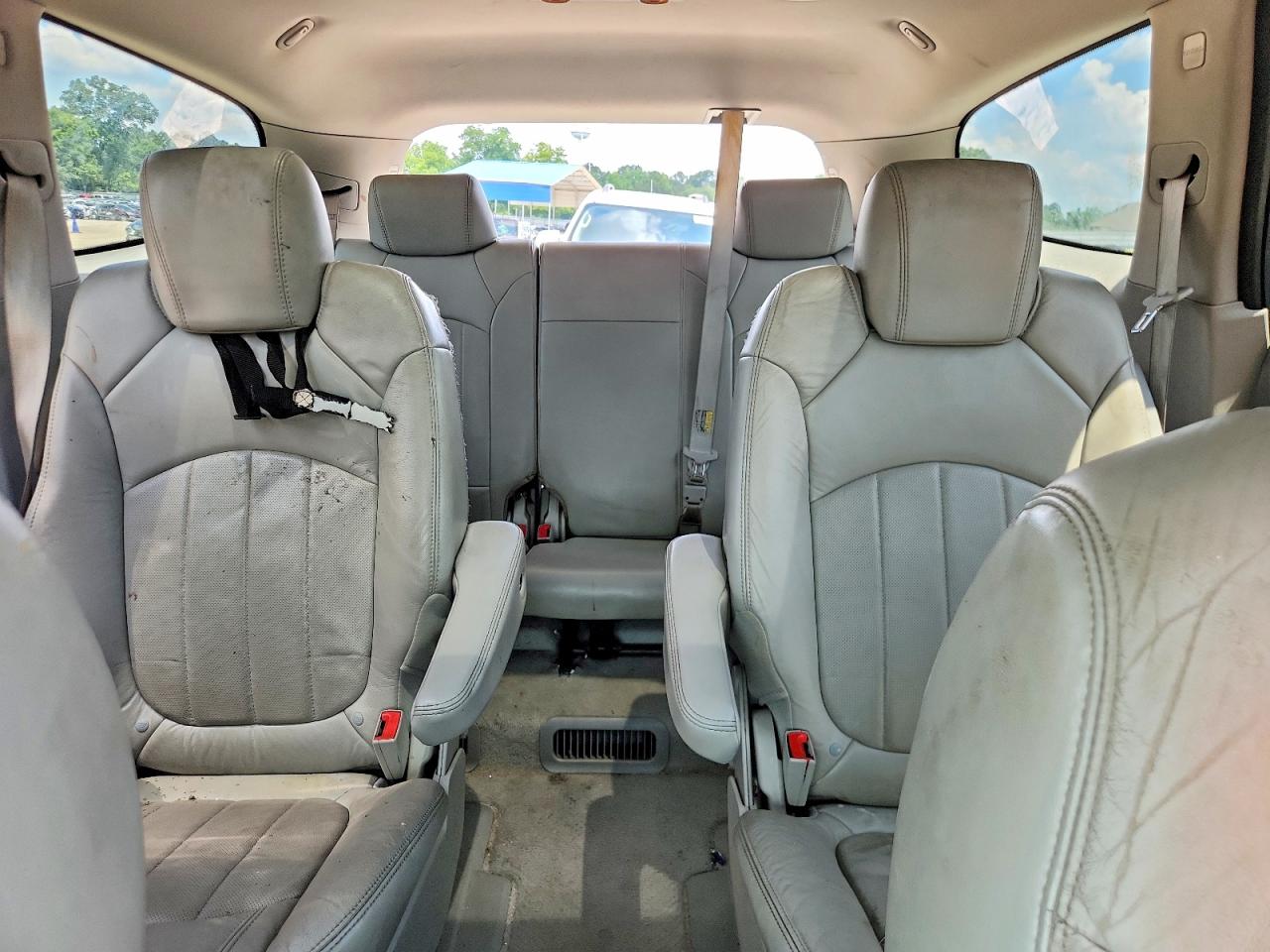 2010 BUICK ENCLAVE CXL photo 28