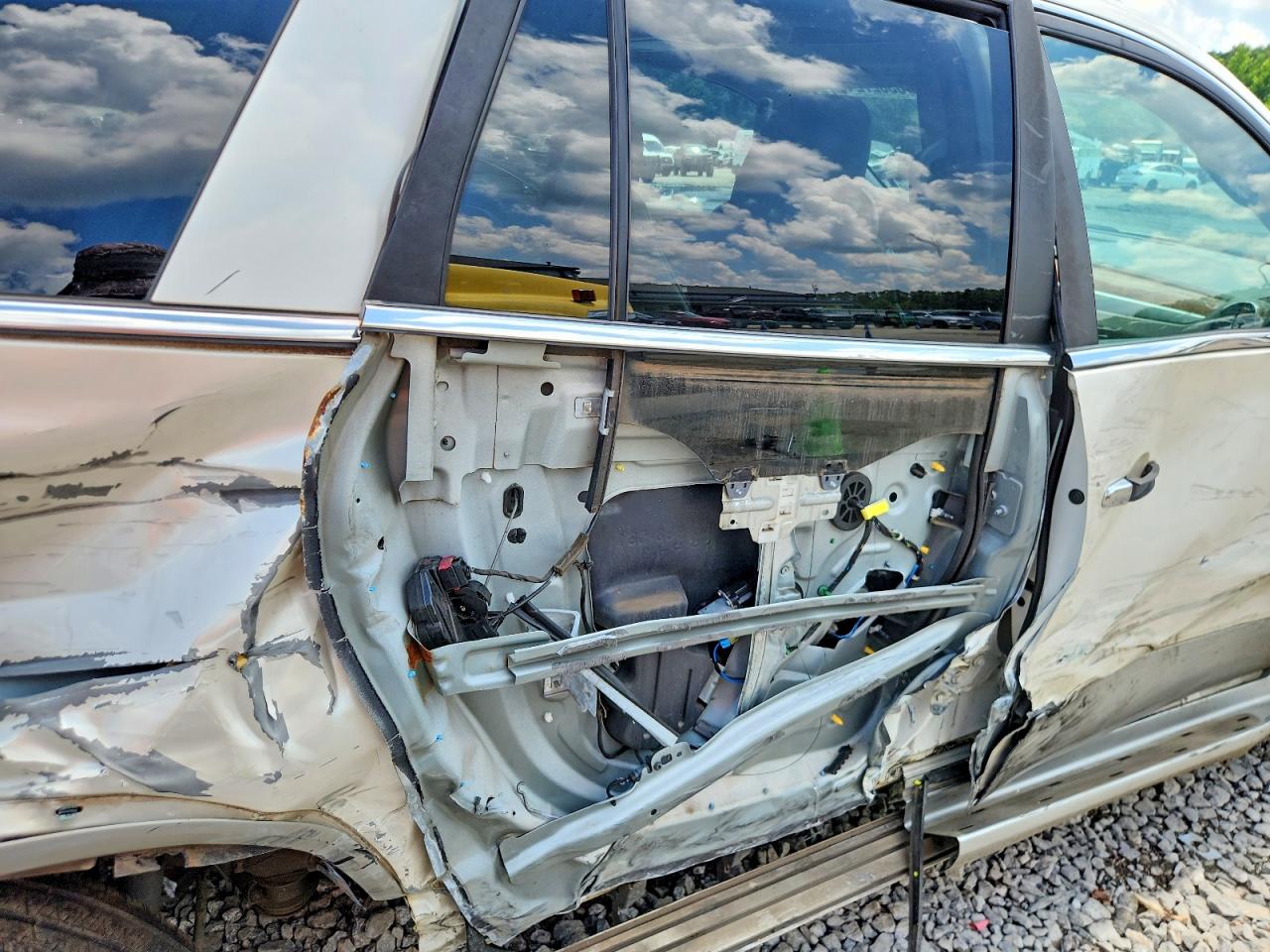 2010 BUICK ENCLAVE CXL photo 31