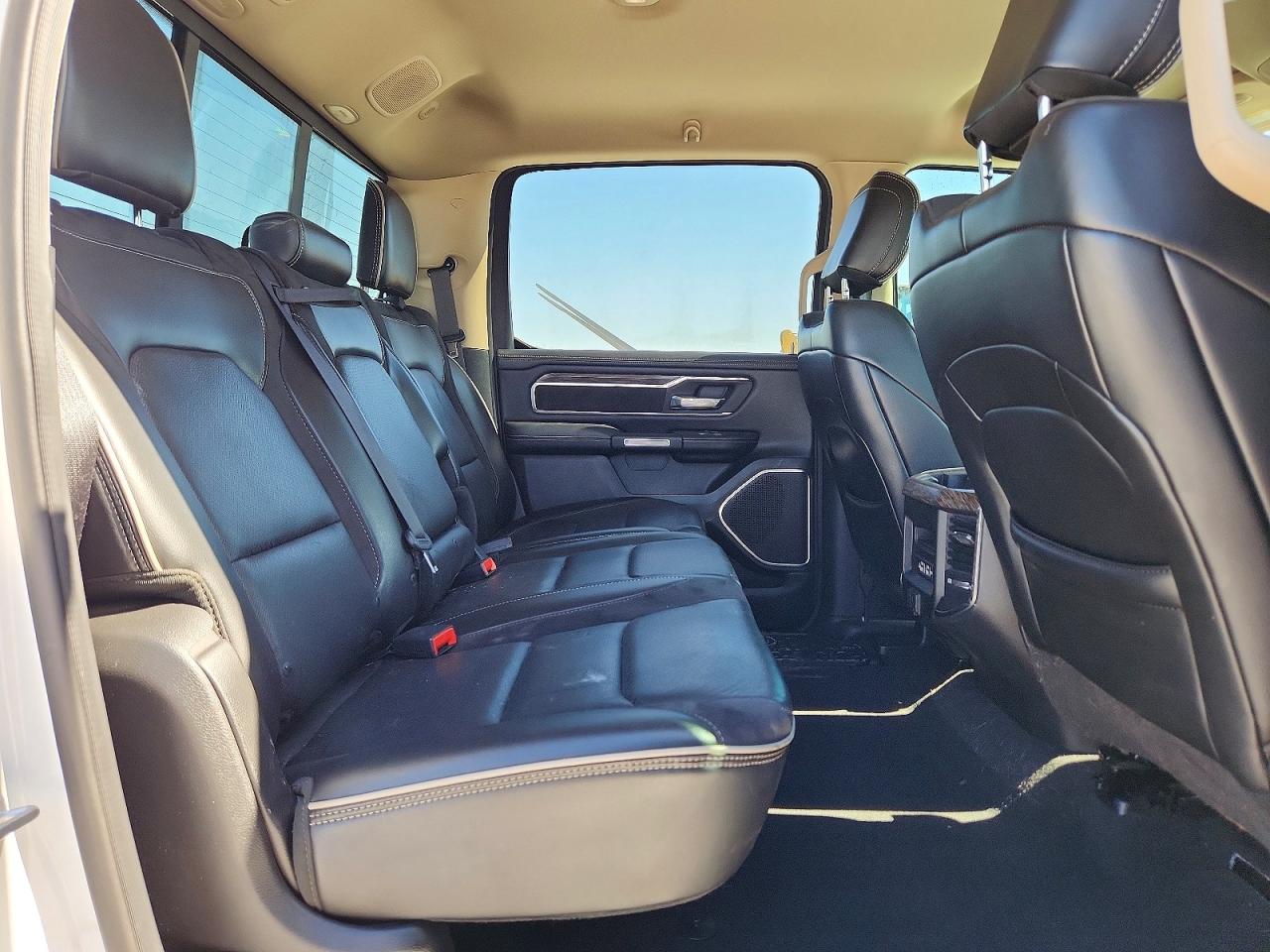2019 RAM 1500 LARAMIE photo 28