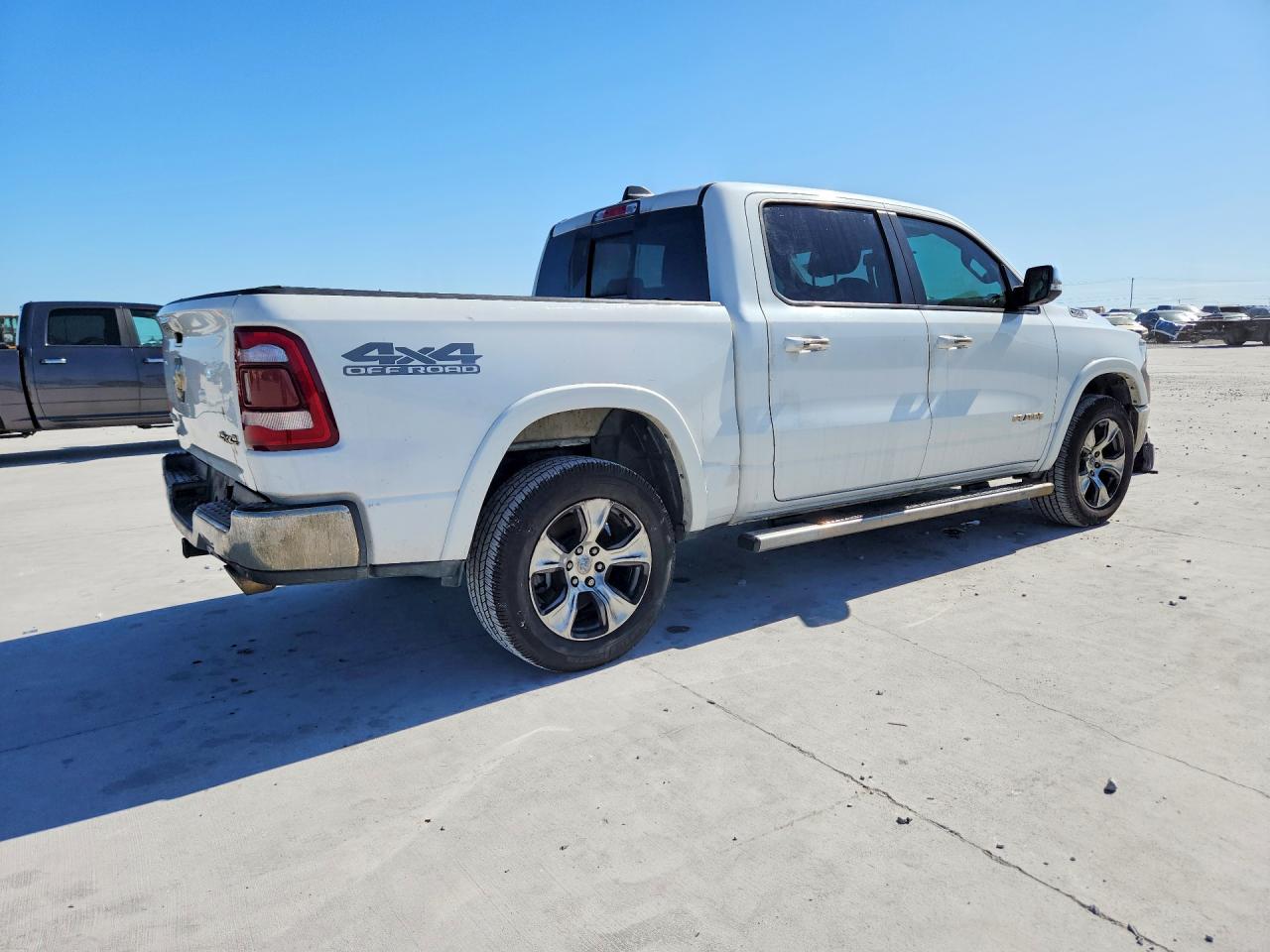 2019 RAM 1500 LARAMIE photo 7
