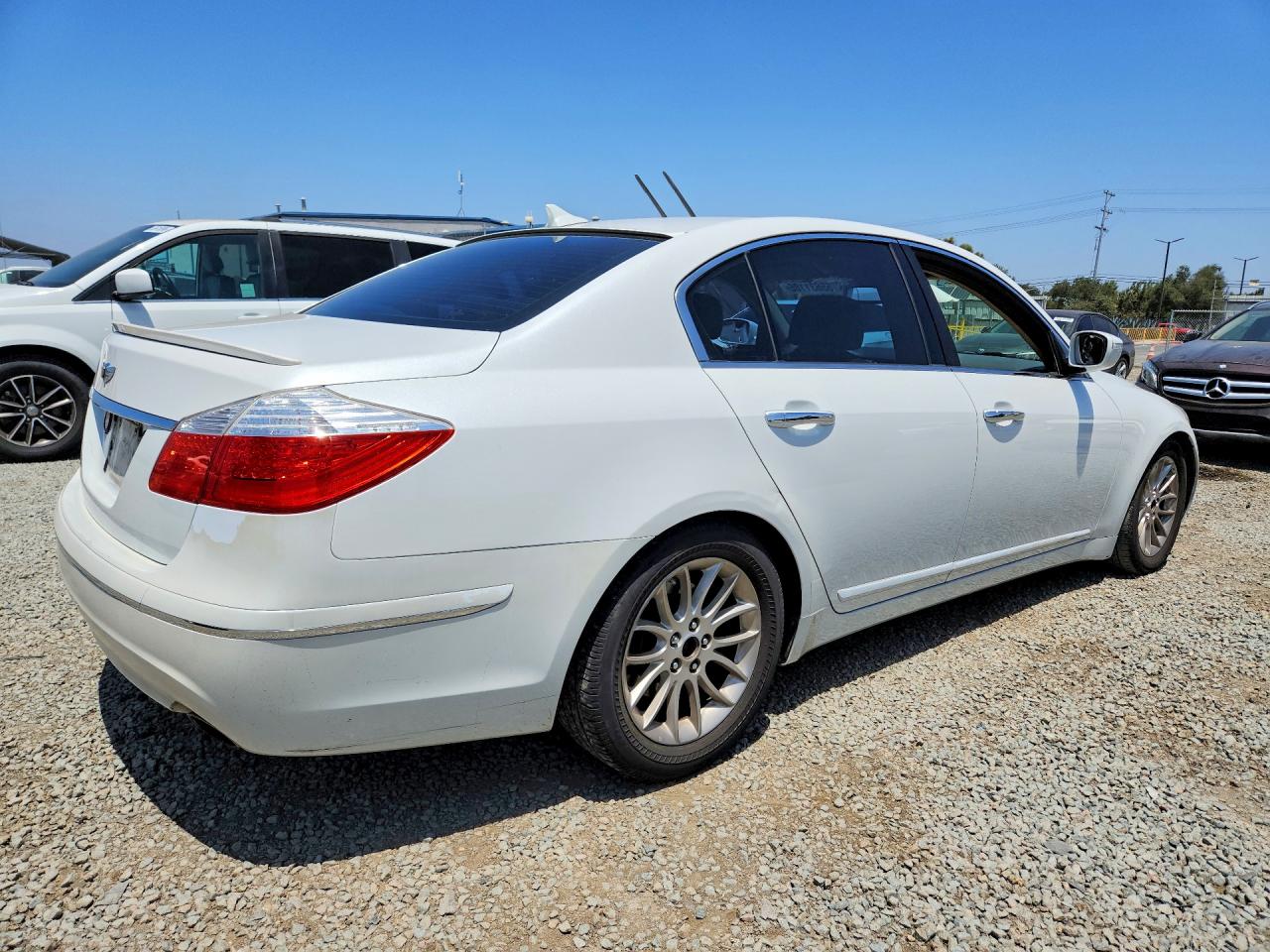 2011 HYUNDAI GENESIS 3.8L photo 7