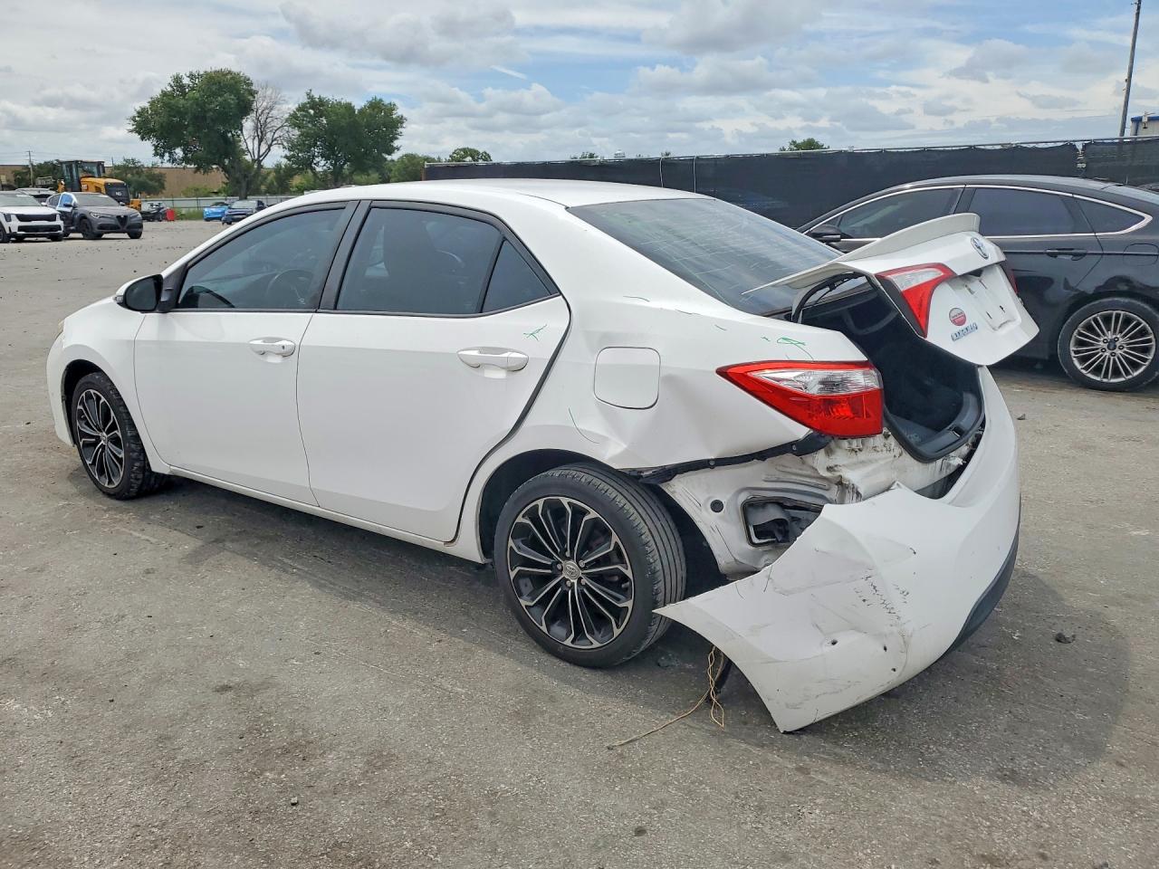 2016 TOYOTA COROLLA S PLUS photo 3
