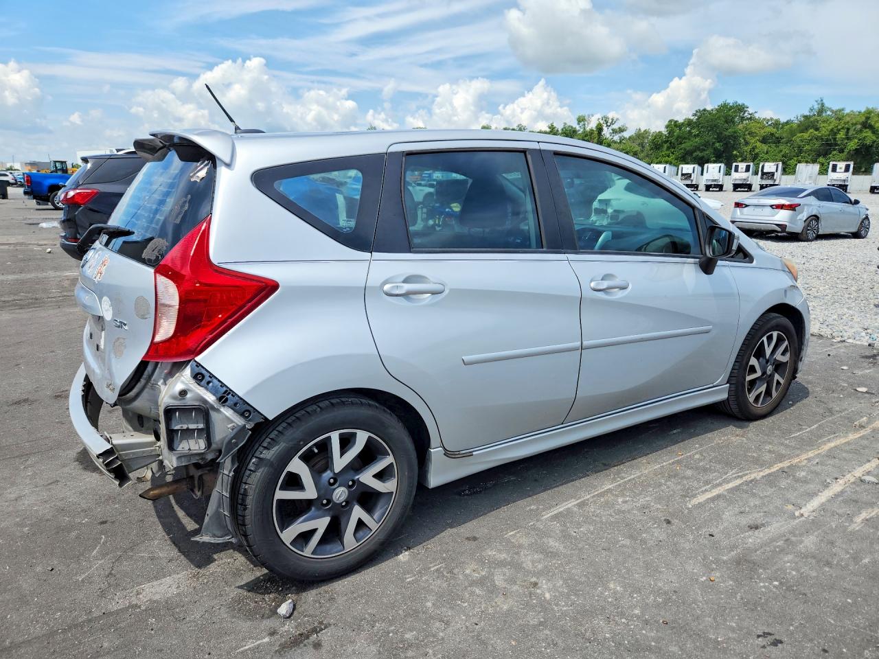 2016 NISSAN VERSA NOTE SR photo 3
