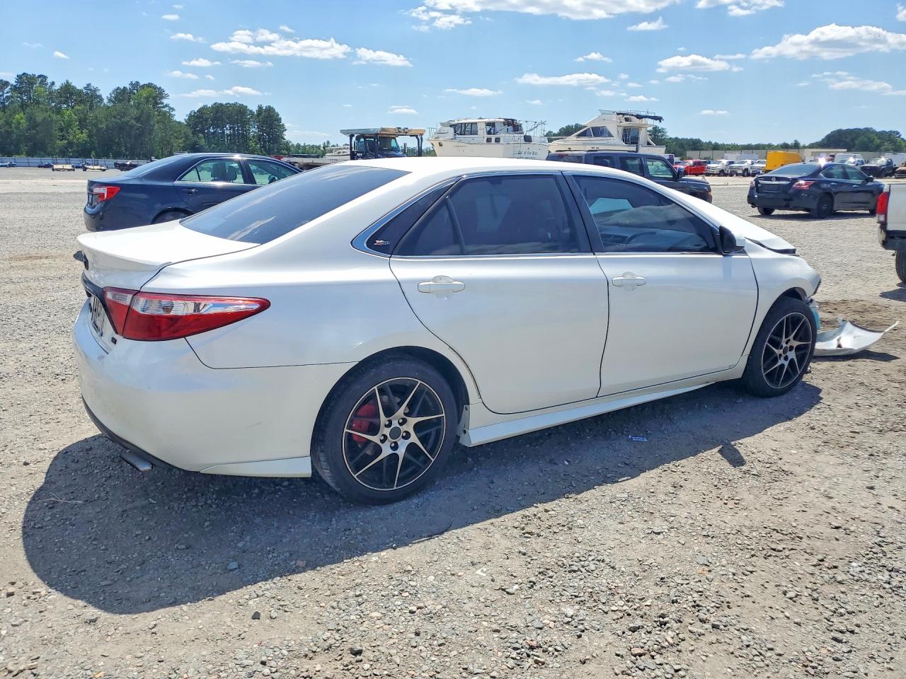 2016 TOYOTA CAMRY SE photo 5