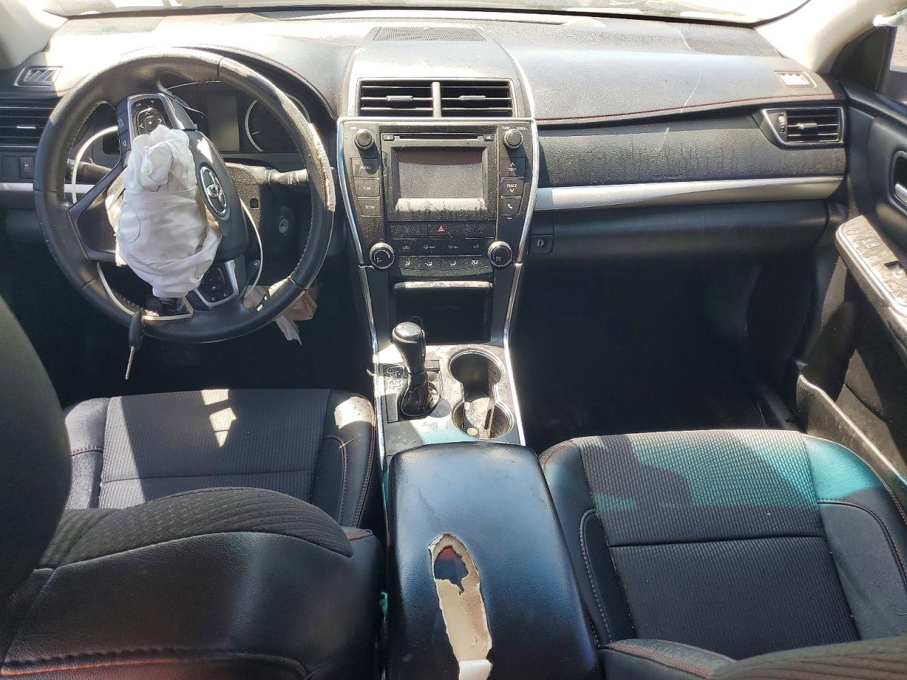 2016 TOYOTA CAMRY SE photo 15