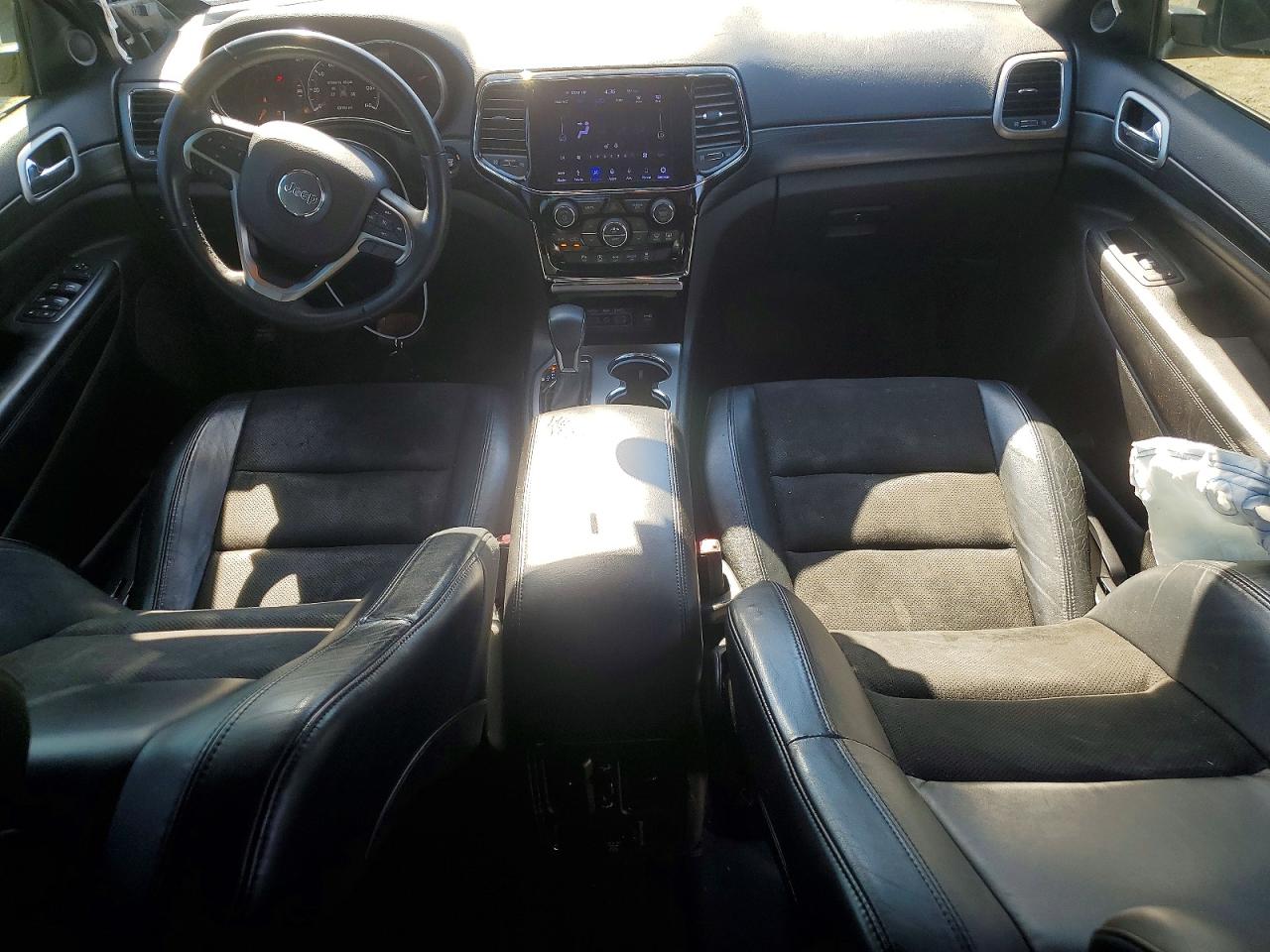 2019 JEEP GRAND CHEROKEE LAREDO photo 22
