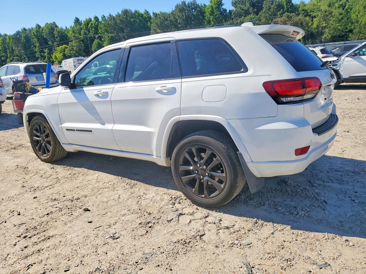 2019 JEEP GRAND CHEROKEE LAREDO photo 4