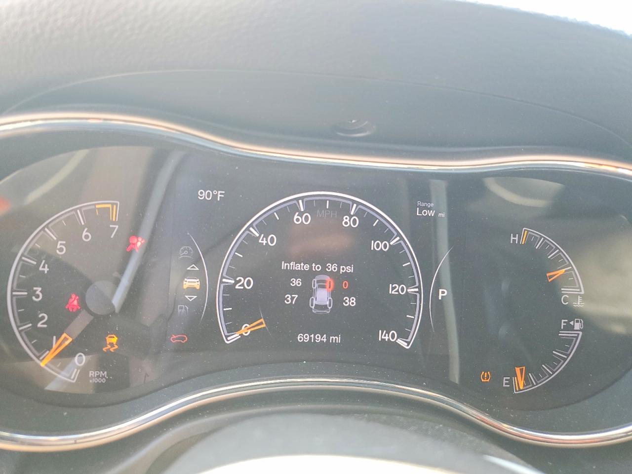 2019 JEEP GRAND CHEROKEE LAREDO photo 25