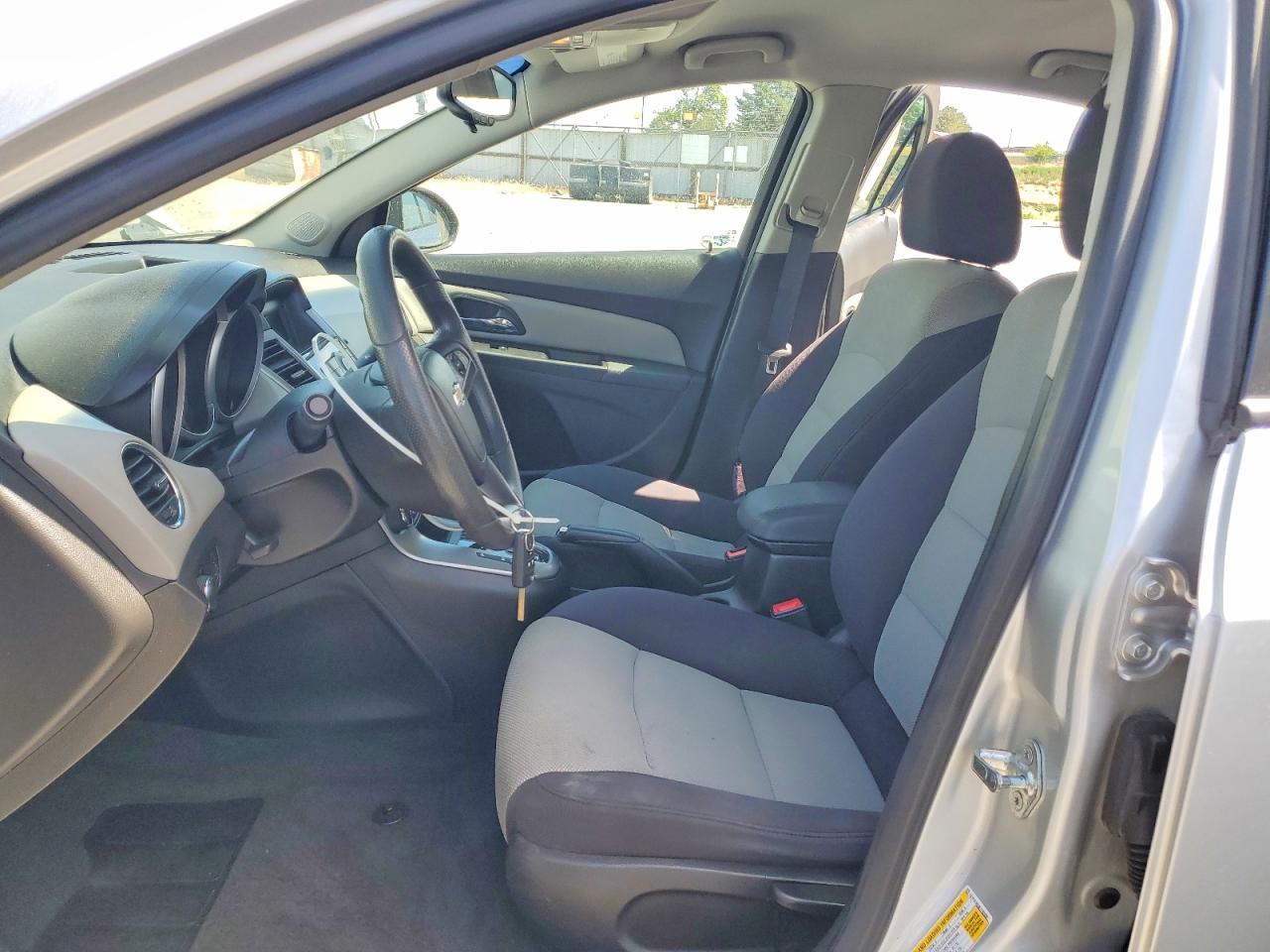 2014 CHEVROLET CRUZE LS photo 13