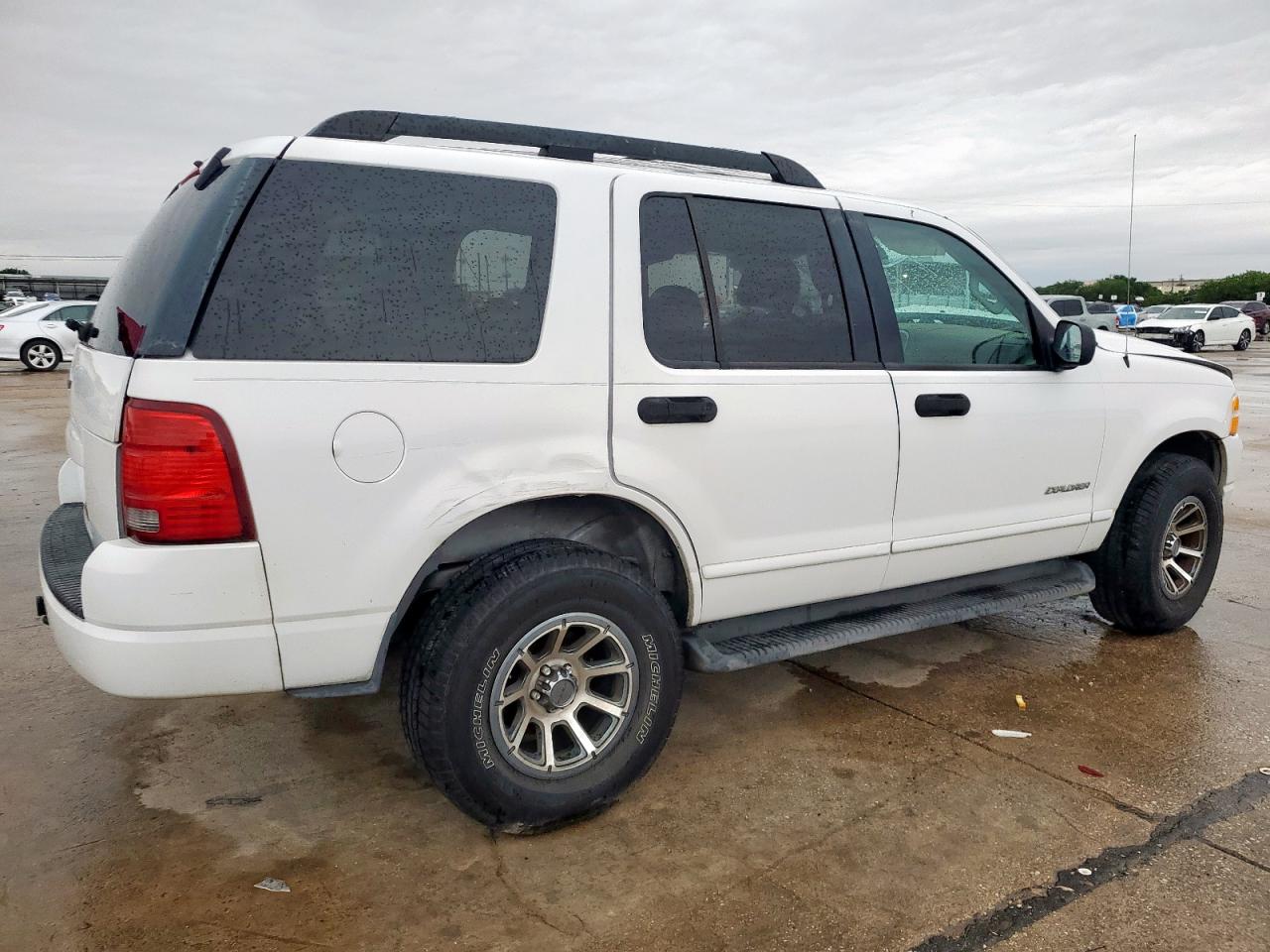 2005 FORD EXPLORER XLT photo 5