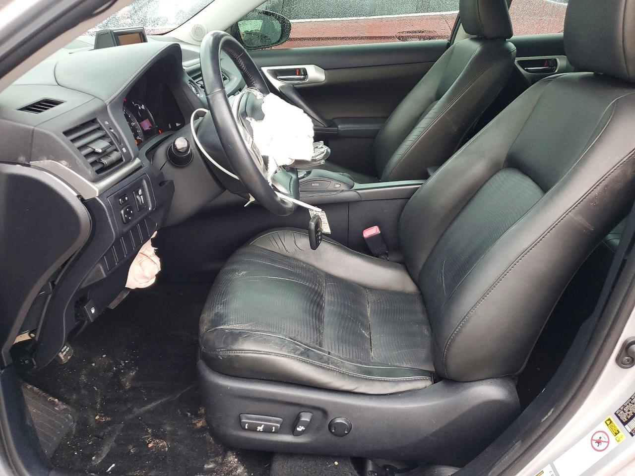 2012 LEXUS CT 200 photo 13