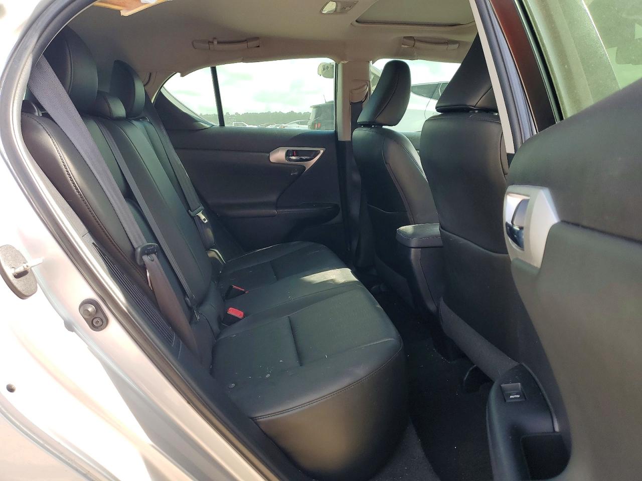 2012 LEXUS CT 200 photo 21