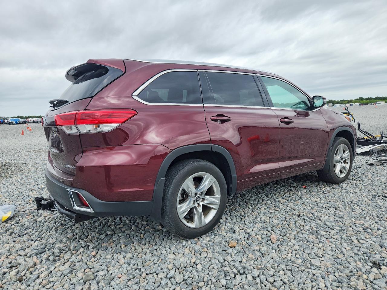 2017 TOYOTA HIGHLANDER LIMITED photo 5