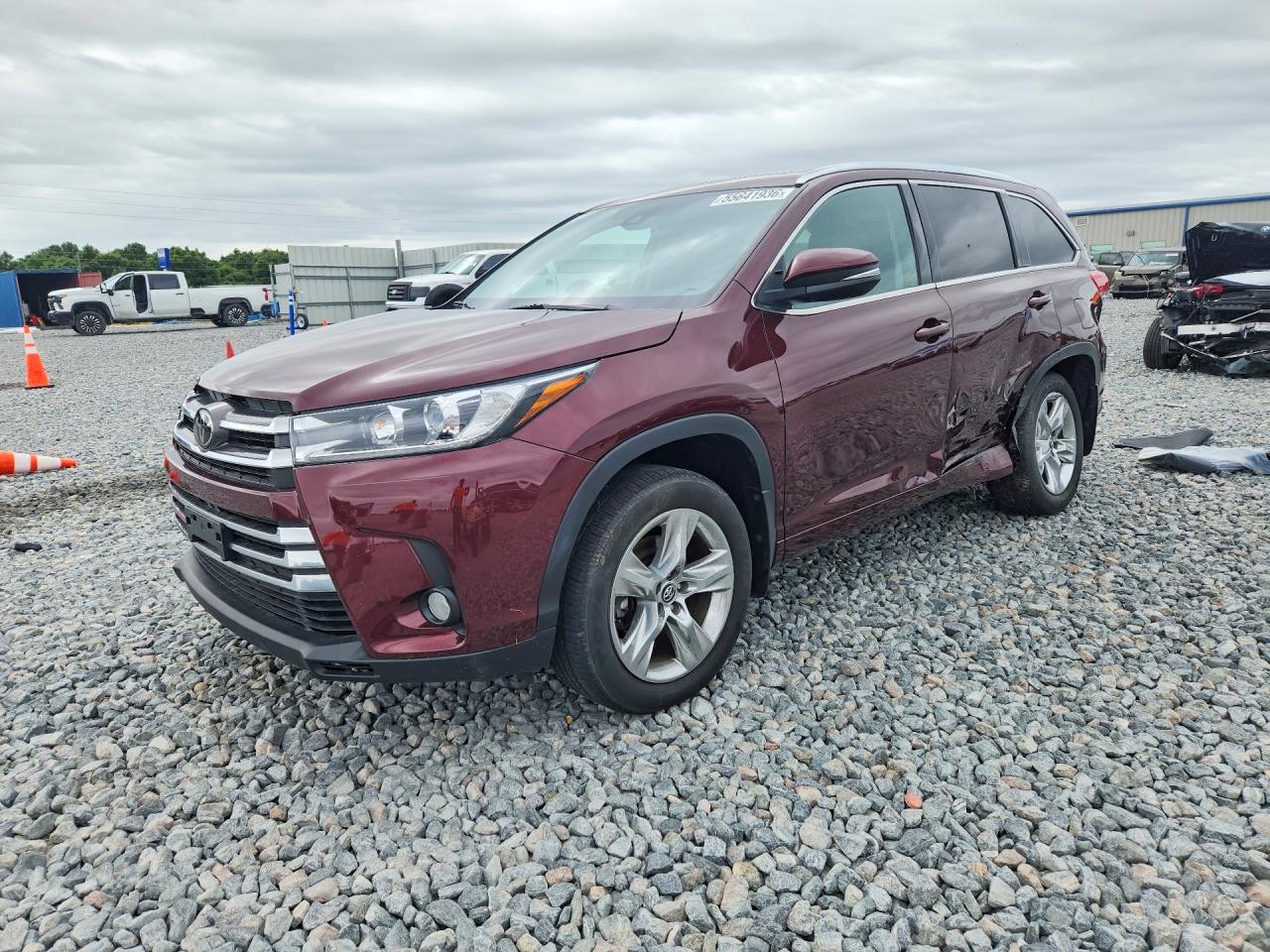 2017 TOYOTA HIGHLANDER