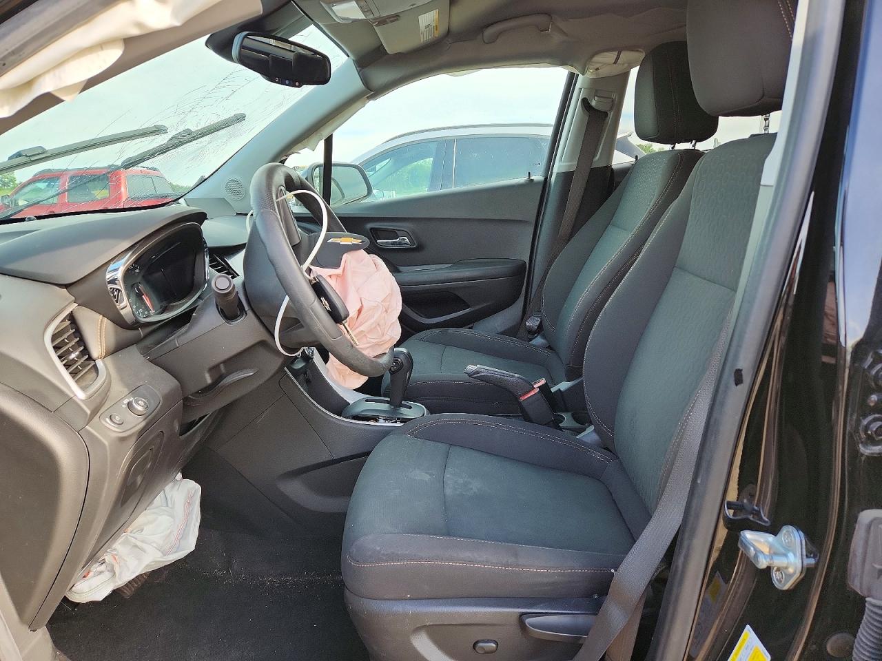 2022 CHEVROLET TRAX LS photo 13