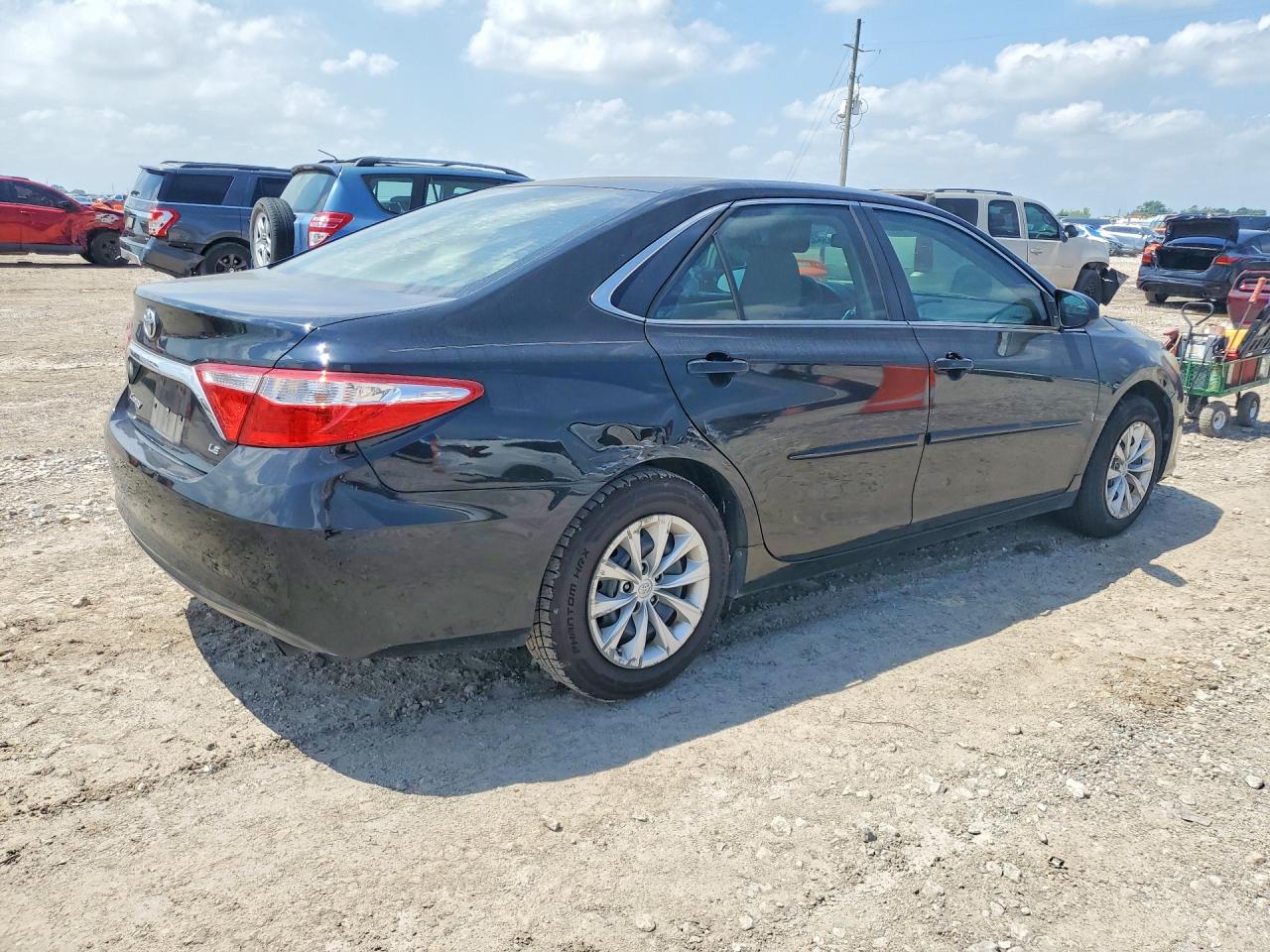 2015 TOYOTA CAMRY LE photo 5