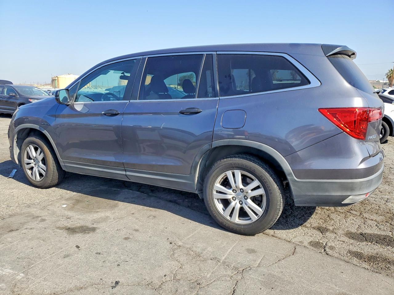 2016 HONDA PILOT LX photo 4