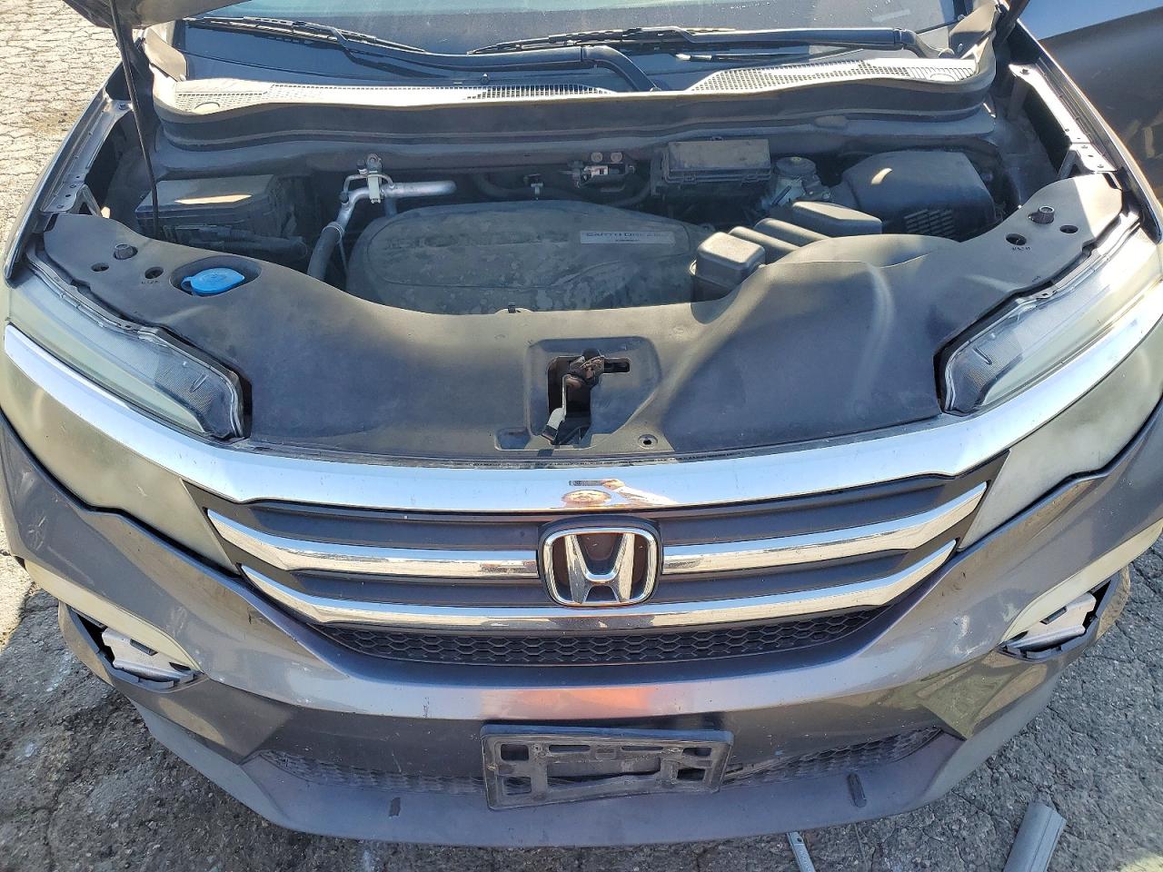 2016 HONDA PILOT LX photo 34