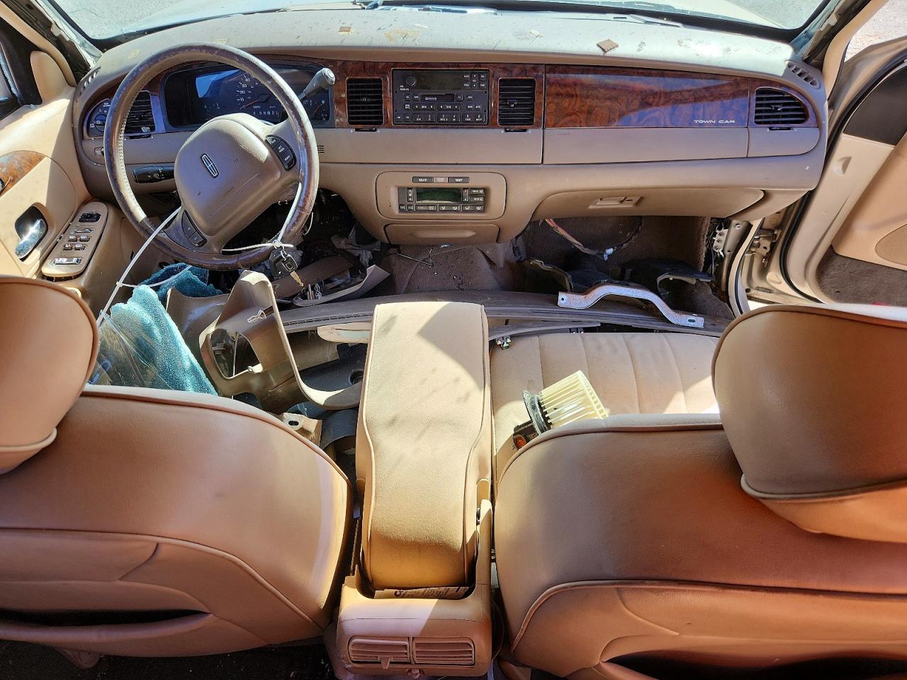 1998 LINCOLN TOWN CAR EXECUTIVE photo 15