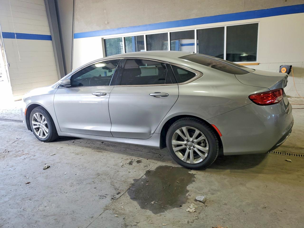 2015 CHRYSLER 200 LIMITED photo 4