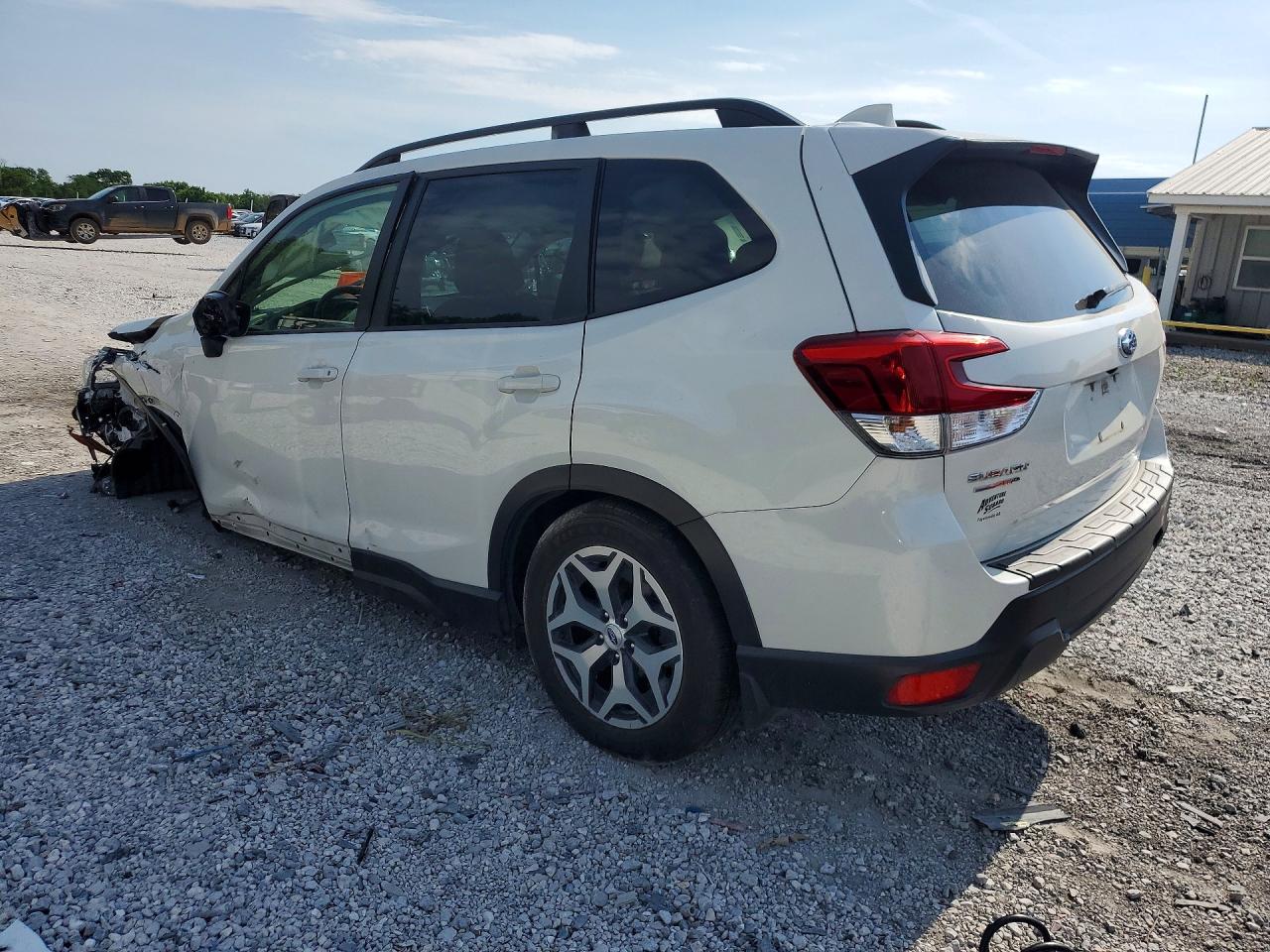 2021 SUBARU FORESTER PREMIUM photo 3